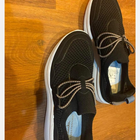 NWT Clarks Slip-on Lace Strap Shoes Size 6 - Picture 3 of 4